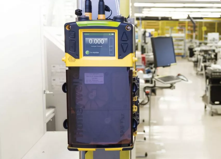 Toxic gas detector in hazardous area